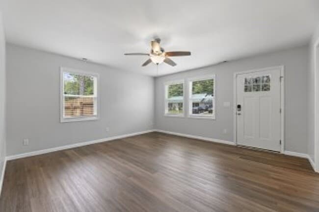 Building Photo - 629 Walnut Dr