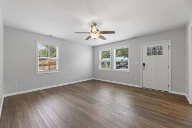Foto del edificio - 629 Walnut Dr