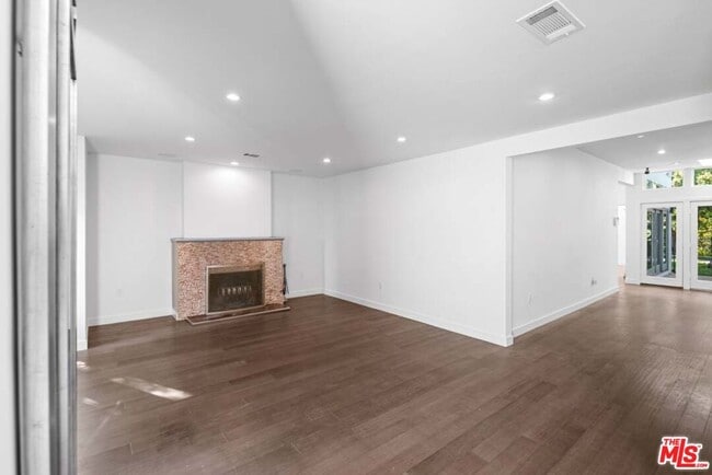 Building Photo - 10453 Holman Ave