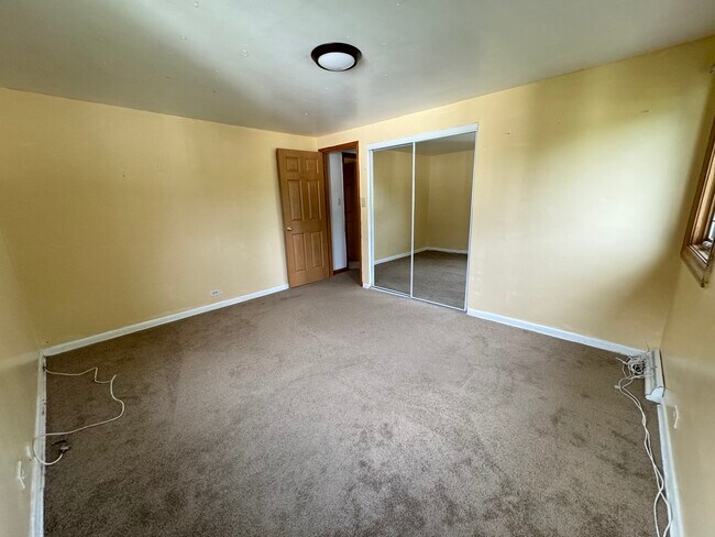 Building Photo - 188 N Pioneer Dr