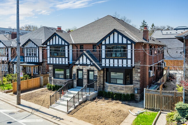 Building Photo - 1216 Avenue Rd