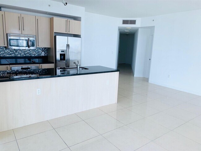 Foto del edificio - 79 SW 12th St