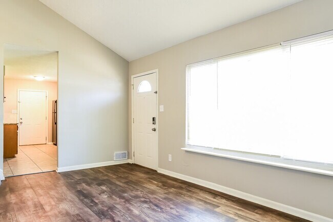 Foto del edificio - 1123 Lockwood Rd