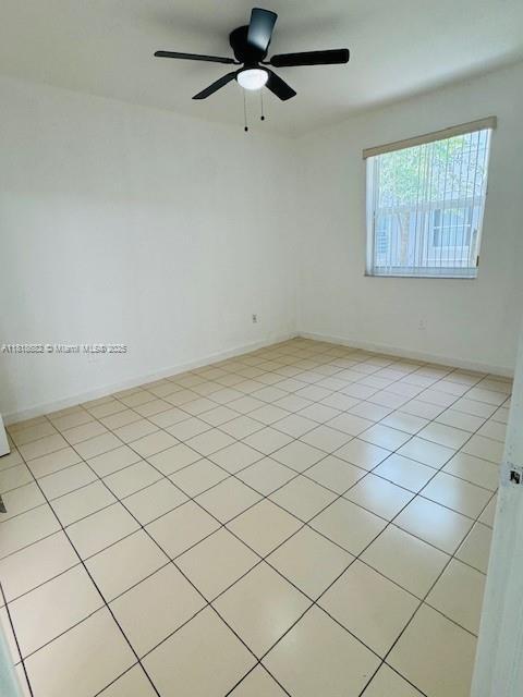 Foto del edificio - 1661 SE 28th St