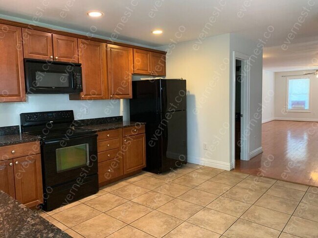 Building Photo - 712 Albemarle St
