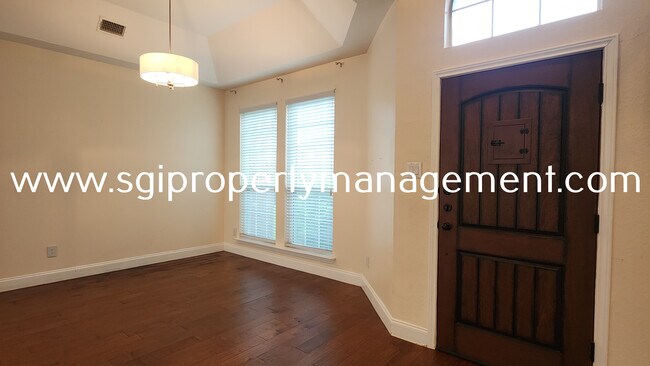 Foto del edificio - 4021 Christopher Way