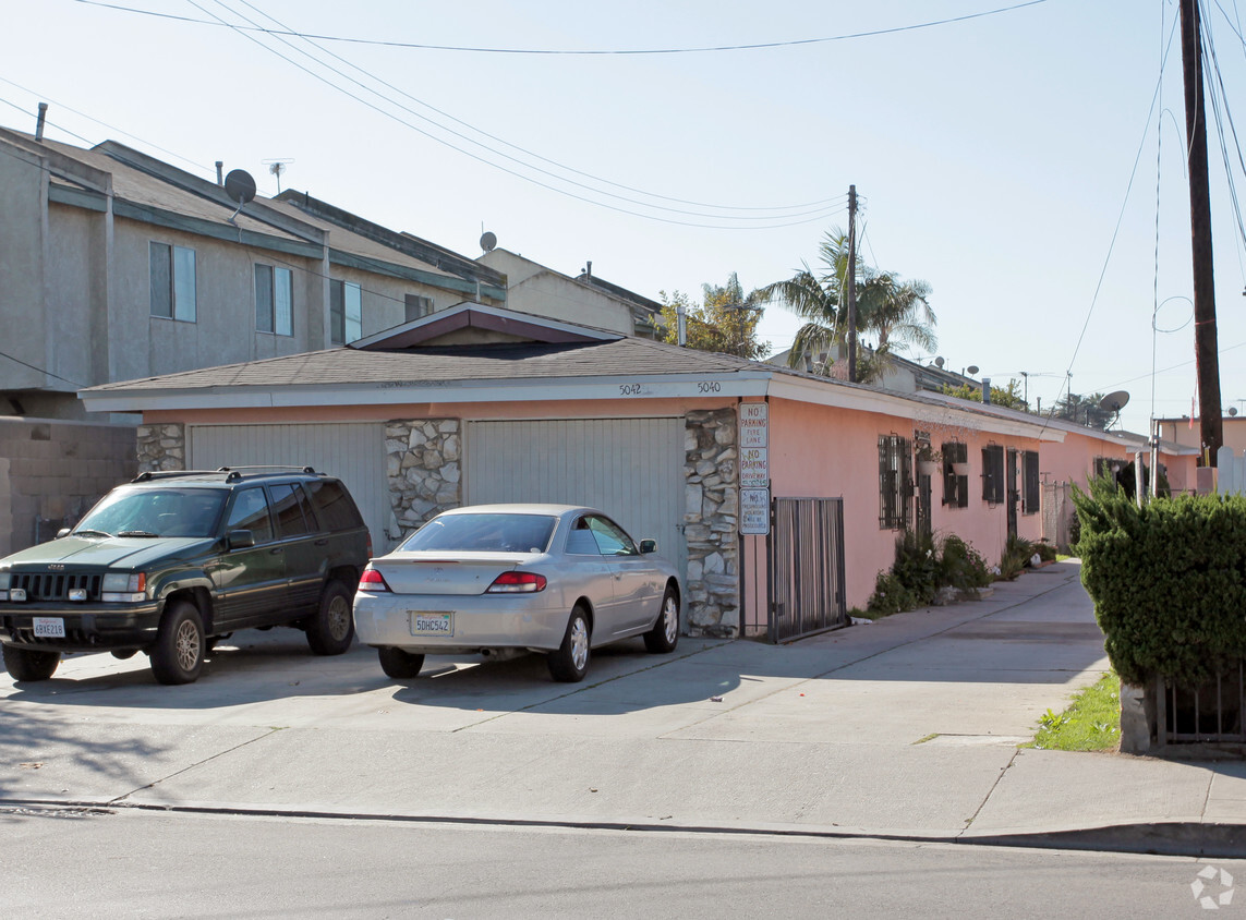 Primary Photo - 5040-5042 1/2 Clara St