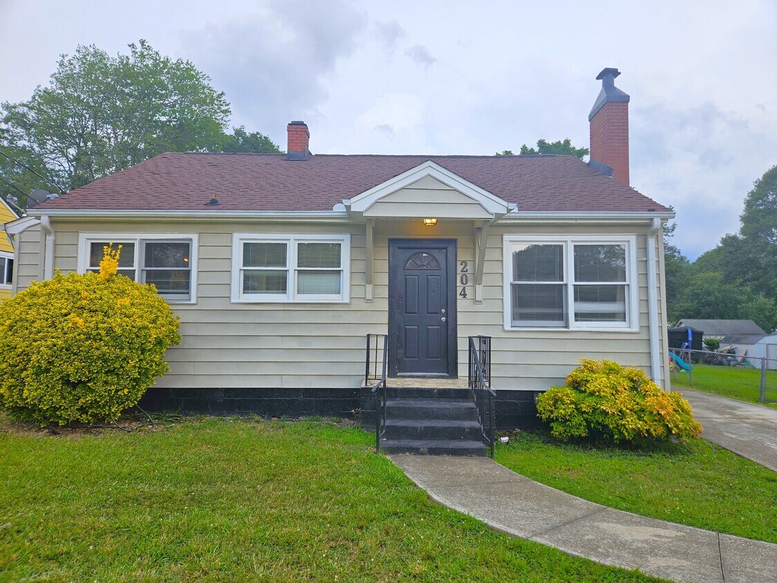 Foto principal - 204 Parkins Mill Rd