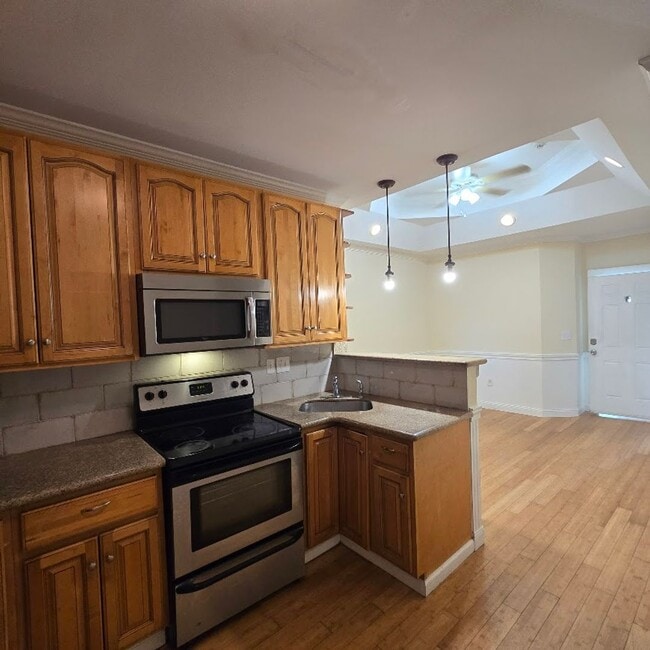 Building Photo - Make this your home today! Come rent with ...