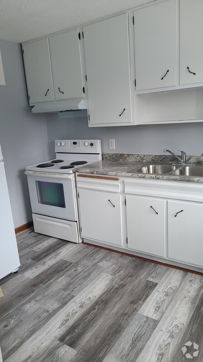 Apartments for Rent in Eureka Center WI with Parking 4 Rentals