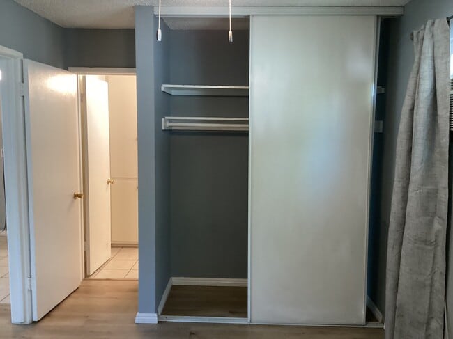 Building Photo - 248 S Vista Bonita Ave