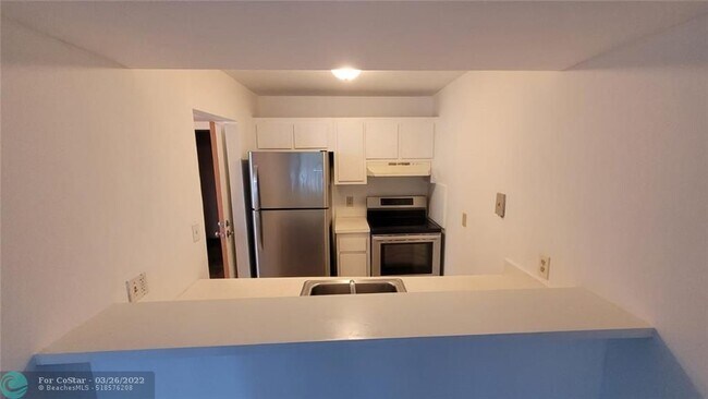 Foto del edificio - 4222 Inverrary Blvd