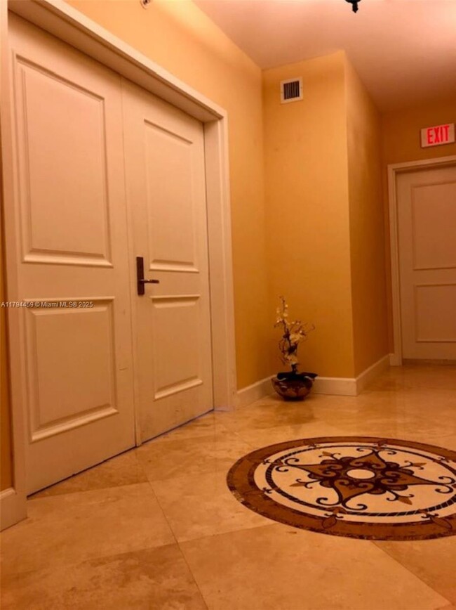 Foto del edificio - 3101 S Ocean Dr