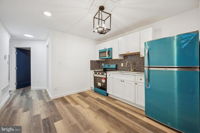 Building Photo - 2614 Sylmar St