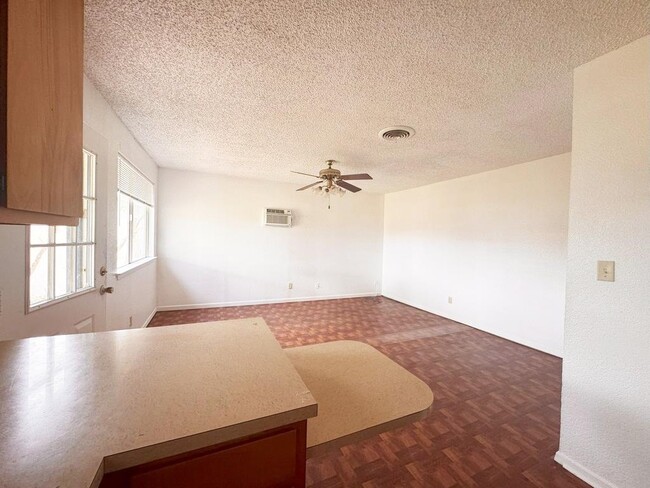 Building Photo - 106 Logan Dr