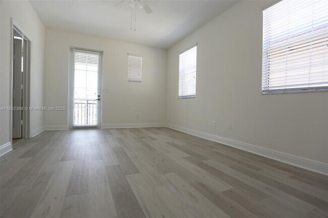 Building Photo - 1423 SW 147th Ave