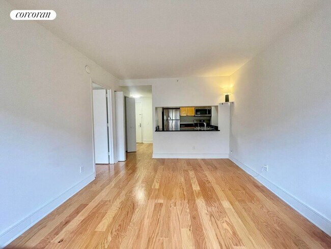 Foto del edificio - 323 W 96th St