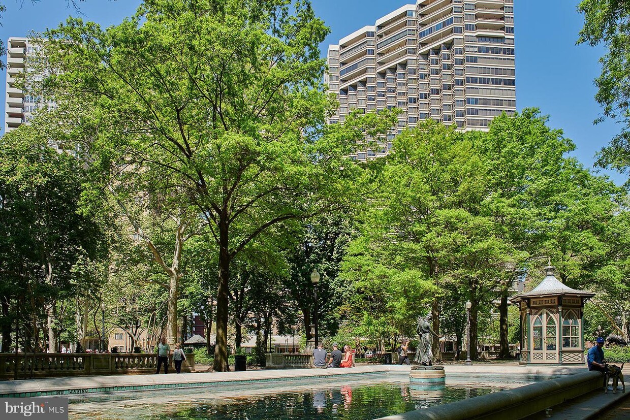 Primary Photo - 220 W Rittenhouse Square