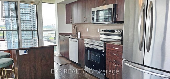 Photo du bâtiment - 604-2240-2240 Lake Shore Blvd W