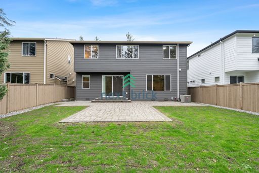 Foto del edificio - 5 BED & 3.5 BATH FOR RENT