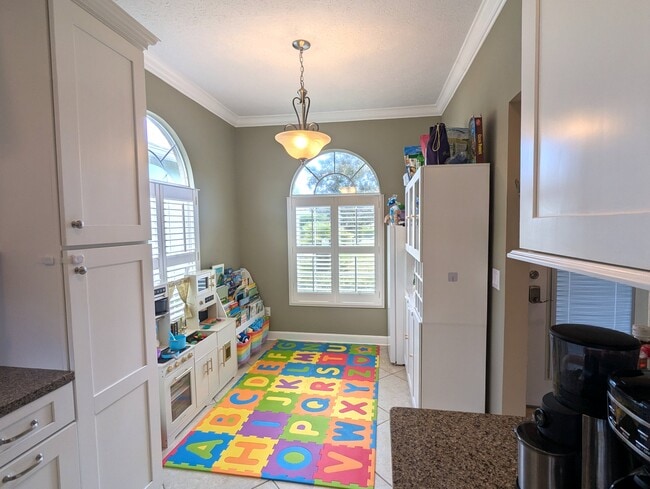 Building Photo - 252 S Glades Trail