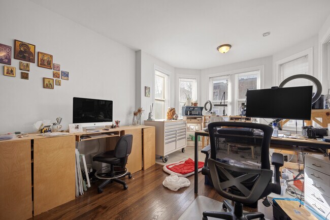 Foto del edificio - 2638 W Haddon Ave