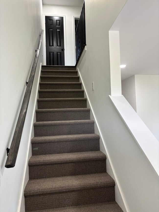 Stairway - 176 Savage Ln