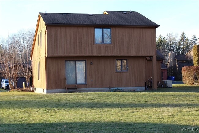 Building Photo - 16 Bluebird Ln