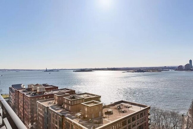 Building Photo - 2 bedroom in NEW YORK NY 10280
