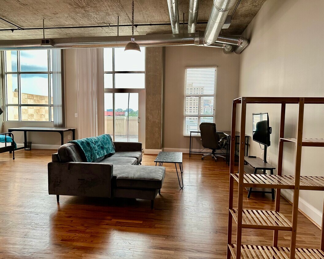 Foto principal - 1401 Calumet St