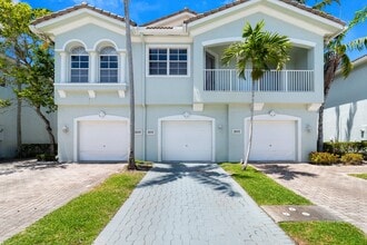 Building Photo - 3057 Laurel Ridge Cir