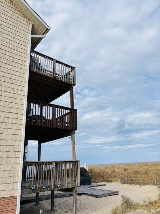 Building Photo - Ocean View