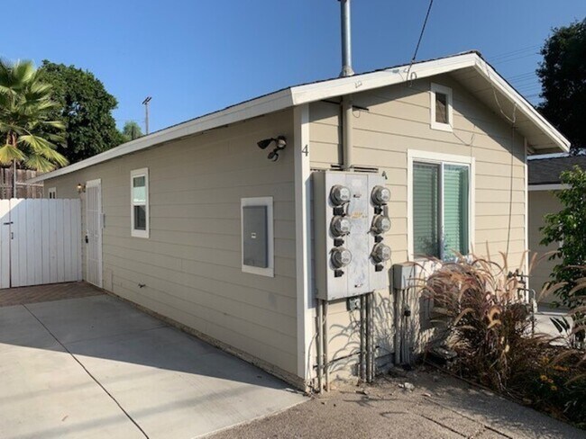 Building Photo - 10038 Tujunga Canyon Blvd