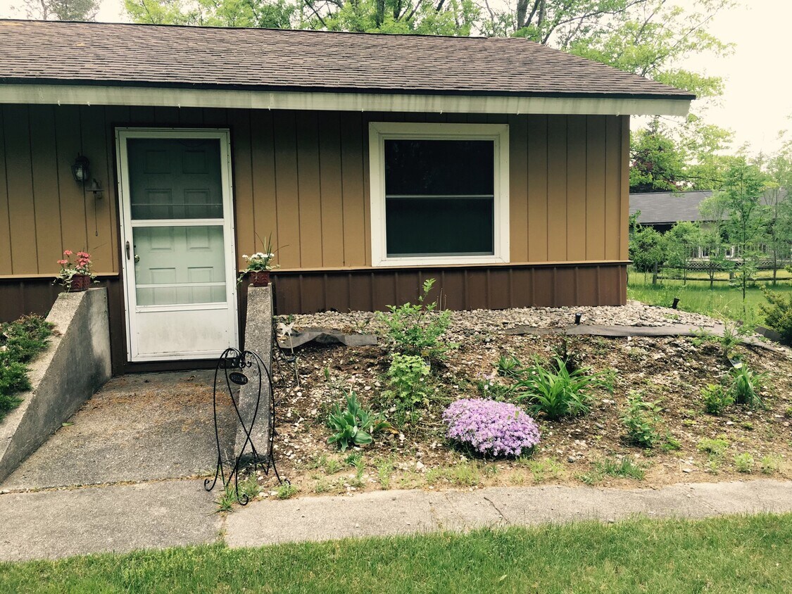 2080 Robins Ct NW, Kalkaska, MI 49646 House Rental in Kalkaska, MI