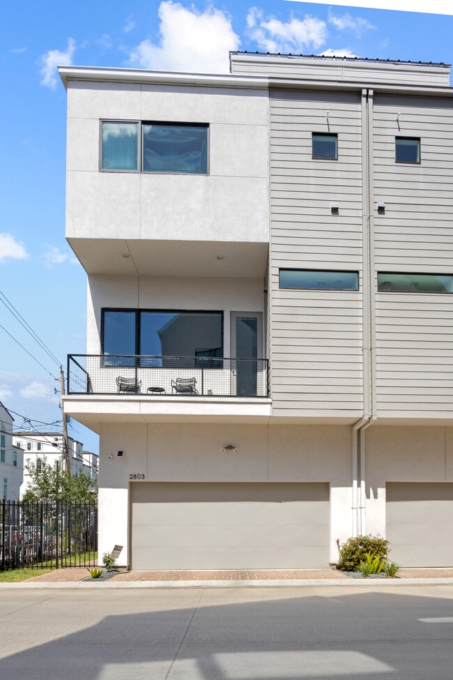 Building Photo - 2803 Decker Pl.