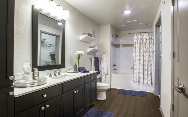 Foto del edificio - Move In & Save Big – Up to $1,000 Off