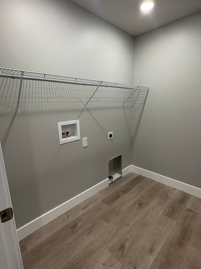 Foto del edificio - 4811 Richmond Dr