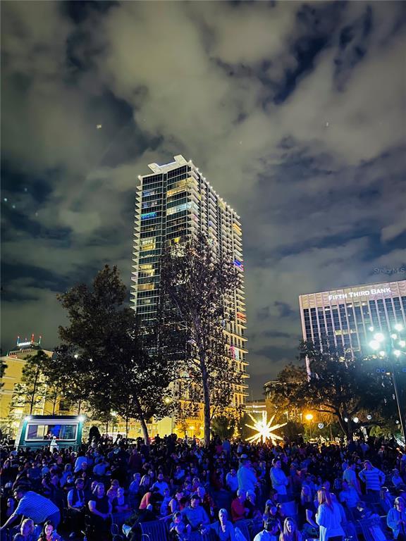 Foto del edificio - 150 E Robinson St
