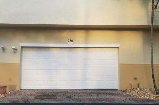 Building Photo - 2866 S Oasis Dr