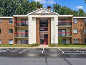 Building Photo - 4003 Governors Square