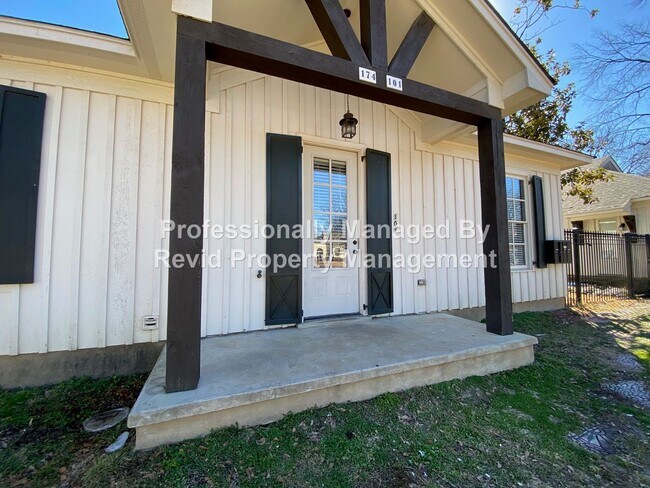 Building Photo - SHEPHERD 174