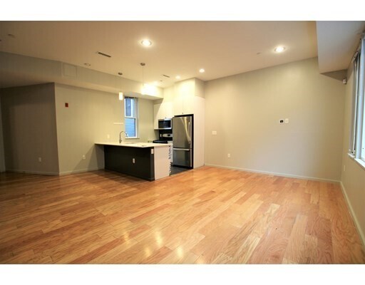 Foto del edificio - 55 Glenville Ave