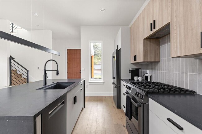 Foto del edificio - 1402 Summit St