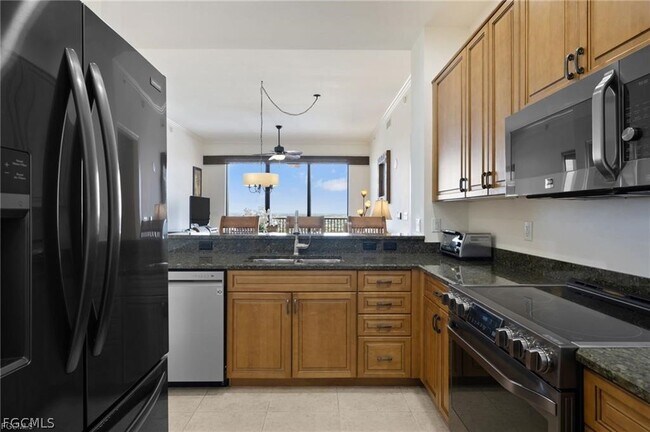 Foto del edificio - 5781 Cape Harbour Dr