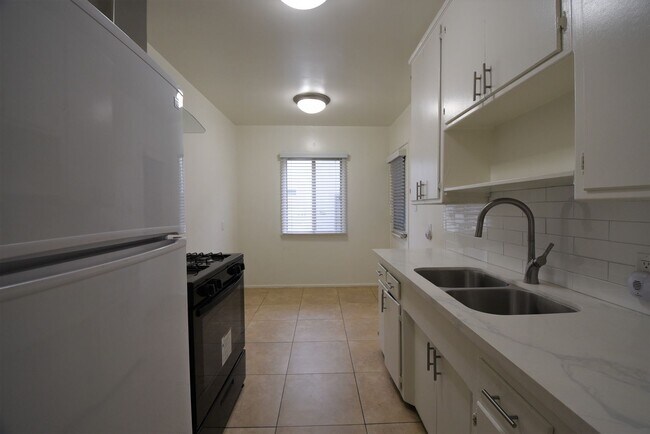 Foto del edificio - 6308 Vineland Ave