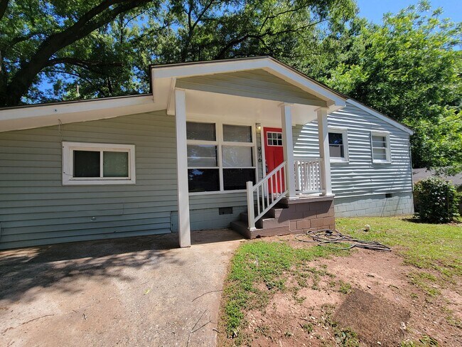 Building Photo - Rent 2 Get 2 Rooms for Free- This home is Priced as a 2bdrm in Intown Atlanta