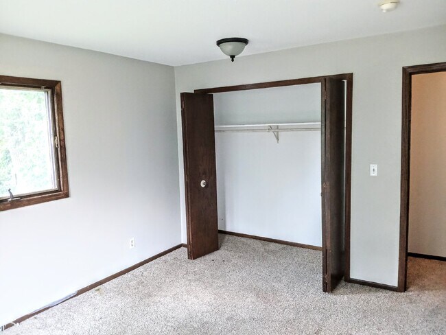 Foto del edificio - 3 Bedroom 2 Bath in Burnsville