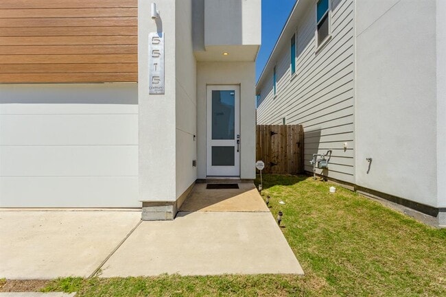 Foto del edificio - 5515 Robusto Pl