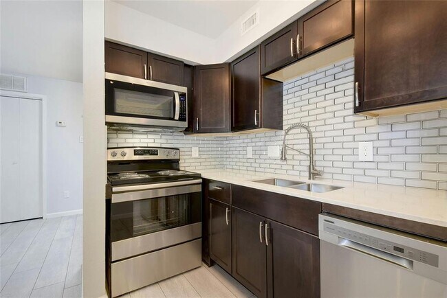 Foto del edificio - 1840 Burton Dr