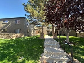 Building Photo - 936 Eudora St